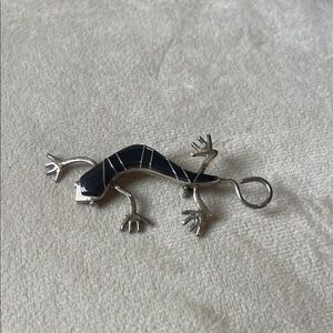 Sterling Silver & Black onyx Lizard Reptile pin